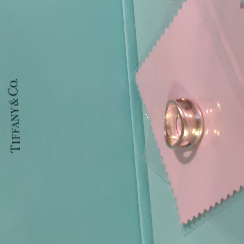 Tiffany & Co. Silver Band with Cutout Design Size 6 1/2
